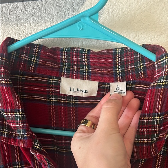 L.L. bean Red Plaid Button-Up Shirt - Picture 3 of 4